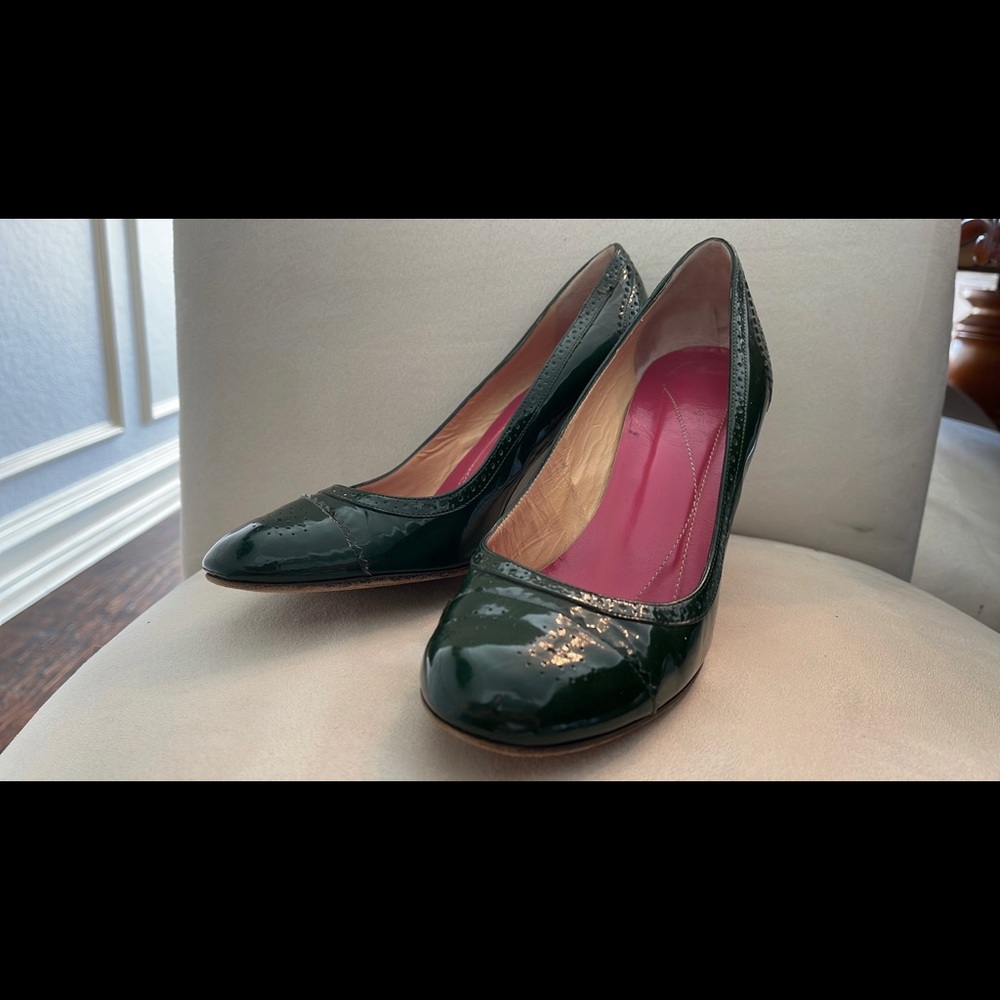Kate Spade Green Patent Leather Round Toe Pumps.
